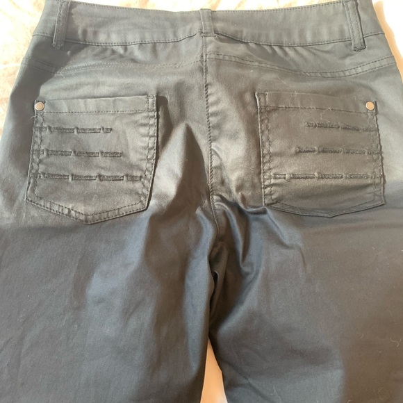 Barbour Black Skinny pants/jeans with Zipper Details - Picture 5 of 5